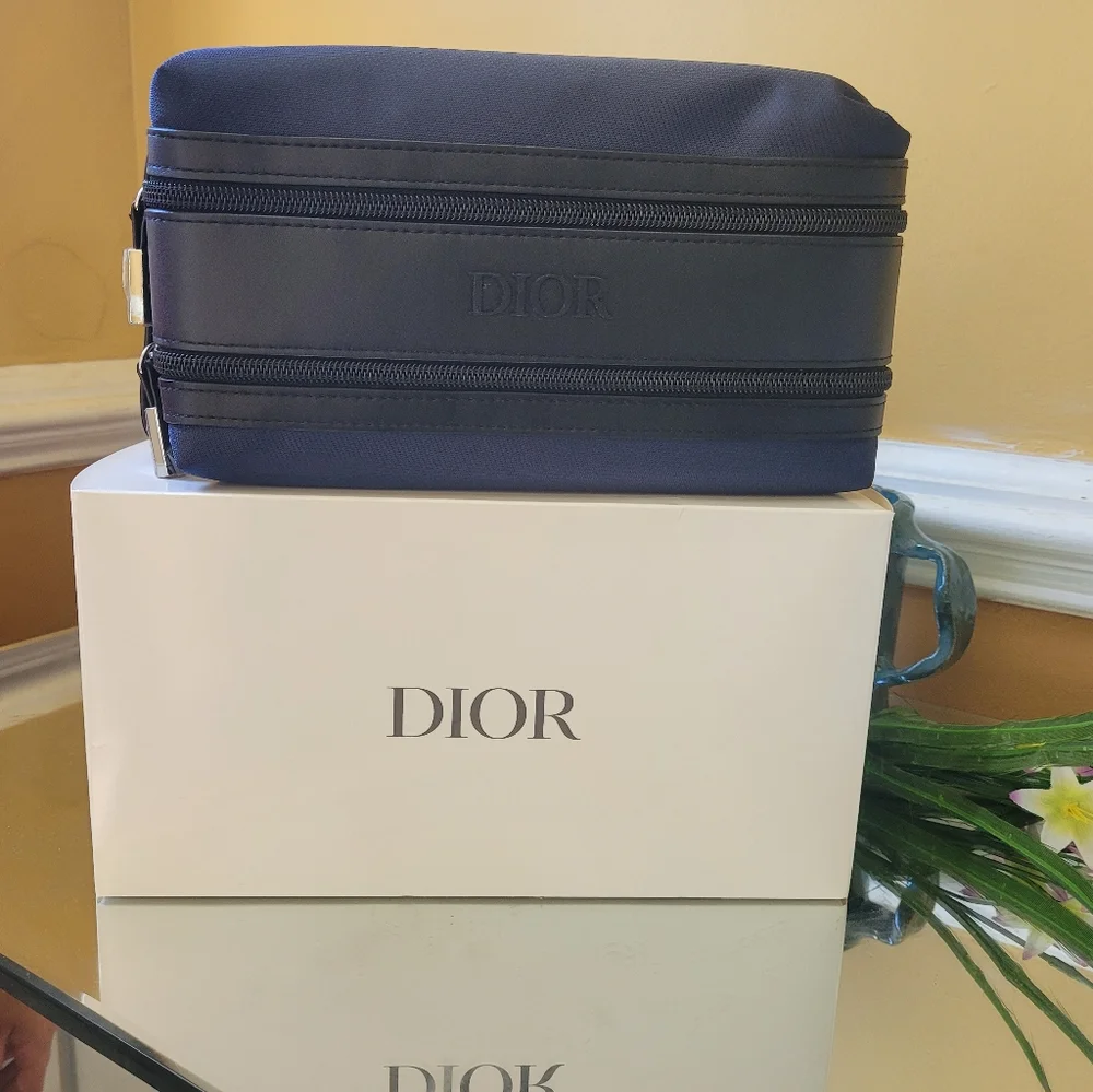 - Dior - Picture 3 of 13